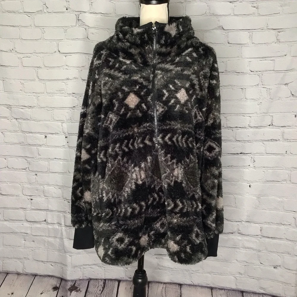 LuLaRoe Black and Gray Nancy Half Slip Pullover Sweater Medium NWT